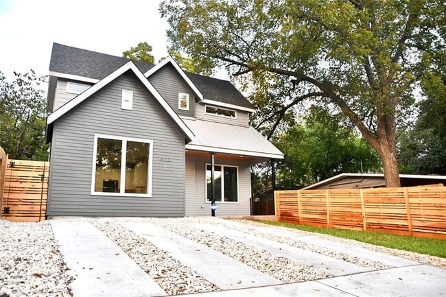 Photo - 803 E 32nd St