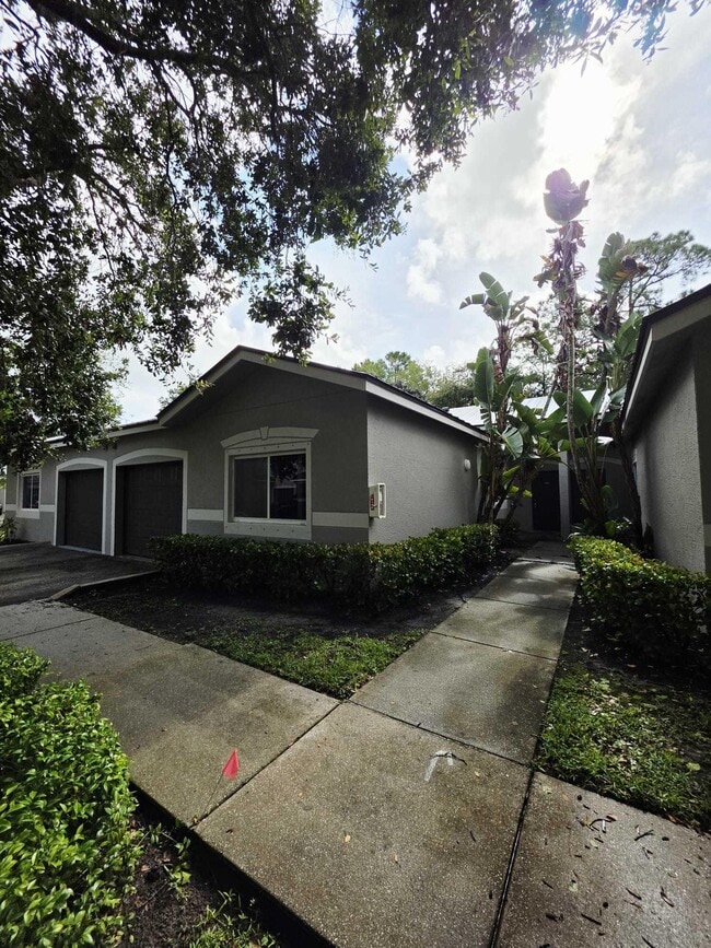Building Photo - 260 Crestwood Cir Unit 102