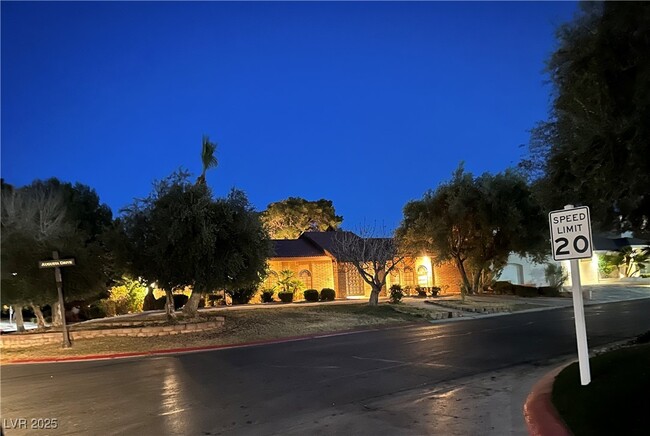 Building Photo - 2840 Augusta Dr Rental