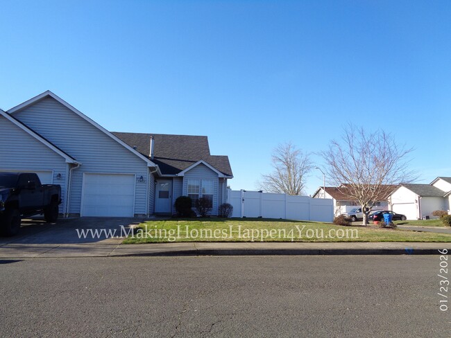 Building Photo - 7475 Parkplace Dr NE