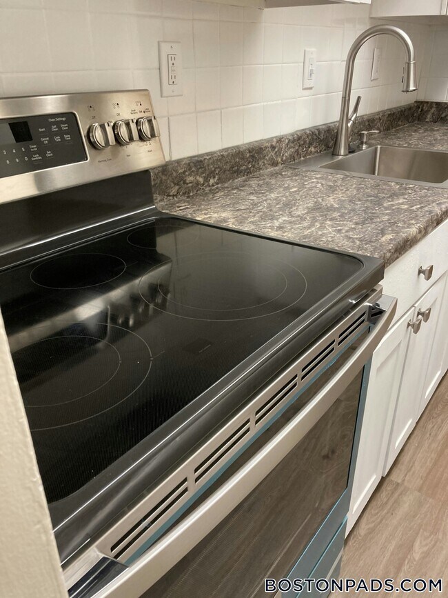 Photo - 28 Faxon St Unidad 4