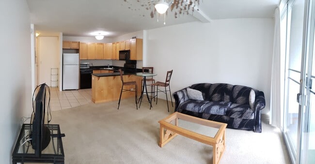 Photo - Window AC. Waikiki. Near Beaches. Unit 206