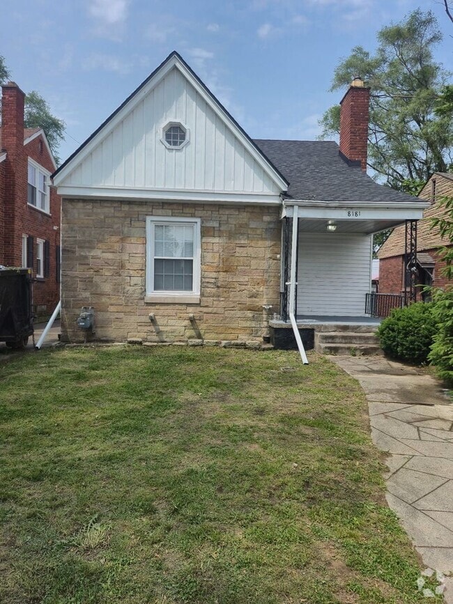 Building Photo - Updated 3-Bedroom Home – We Welcome Sectio...