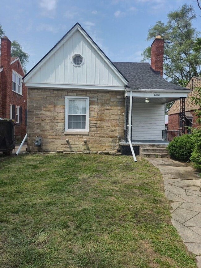 Updated 3-Bedroom Home – We Welcome Sectio... - Updated 3-Bedroom Home – We Welcome Sectio...