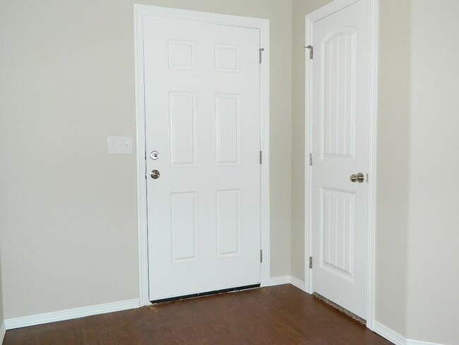 Photo - 204 St Charles Way