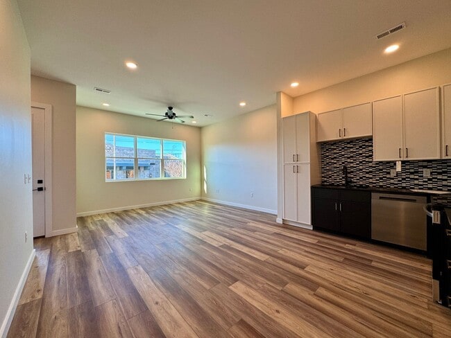 Photo - 1861 Zeta Way