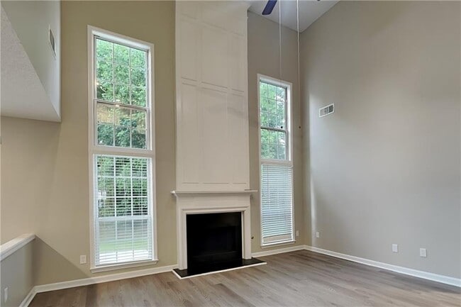 Photo - 3206 Claybrooke Dr NE