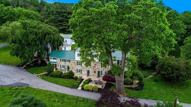 Photo - 607 E Wheel Rd