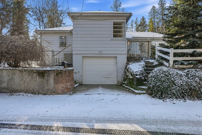 Building Photo - 1503 South Southeast Boulevard