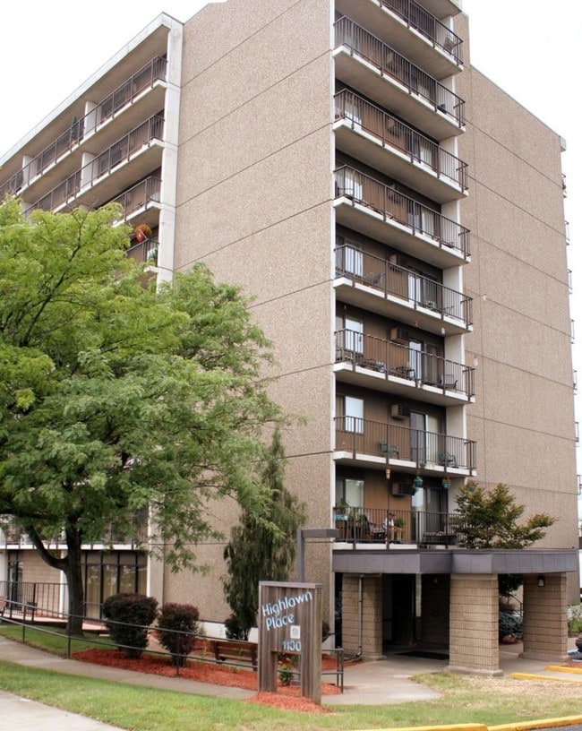 Photo - Highlawn Place