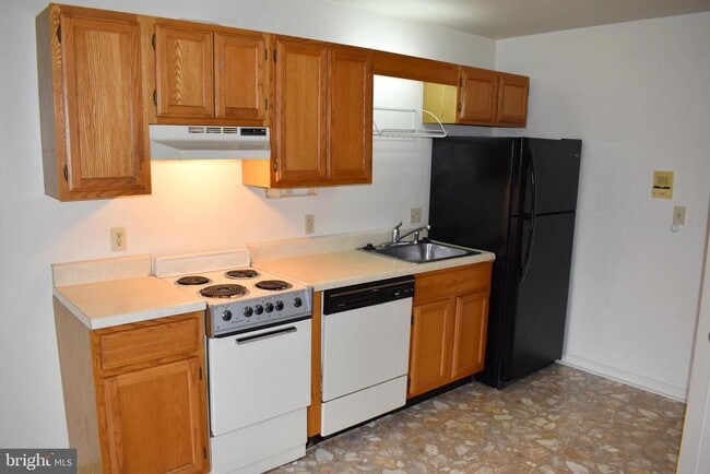 Photo - 1121 Stanley Ave