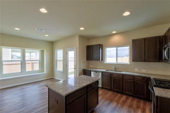 Building Photo - 10324 Bankhead Dr