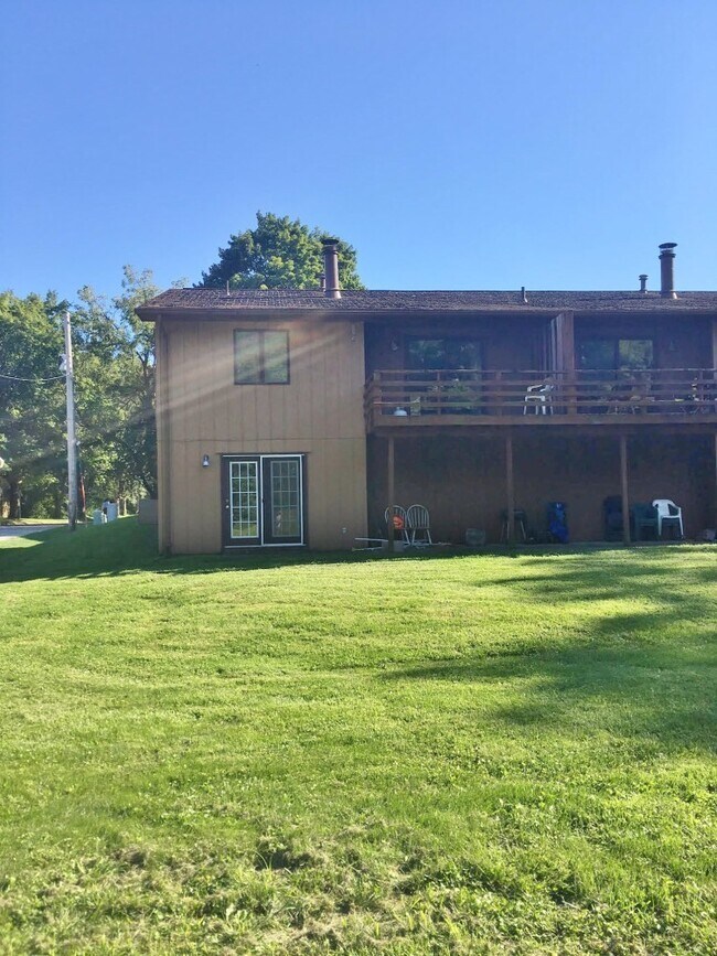 Photo - 3 Bedroom, 2 Bath Duplex in North Side Iowa City