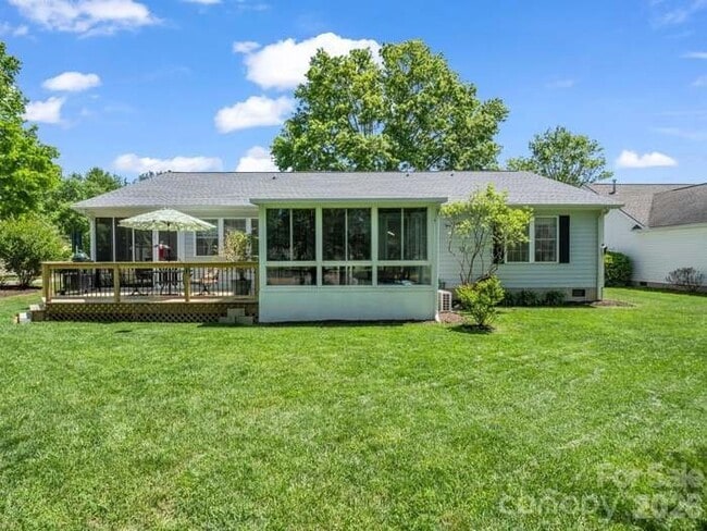 Photo - 179 Kingfisher Ln