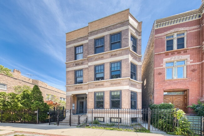 Building Photo - 1135 N Damen Ave Unit 2R