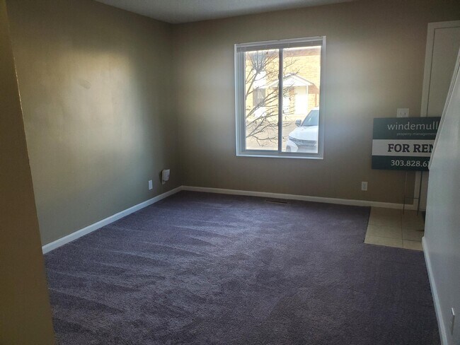 Photo - 305 Riley St