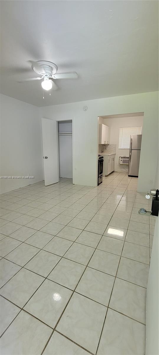 Building Photo - 1727 Fletcher St Unit E2 Rental