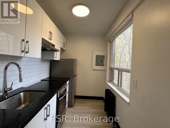 Photo - 600 Eglinton Ave E Unit 105