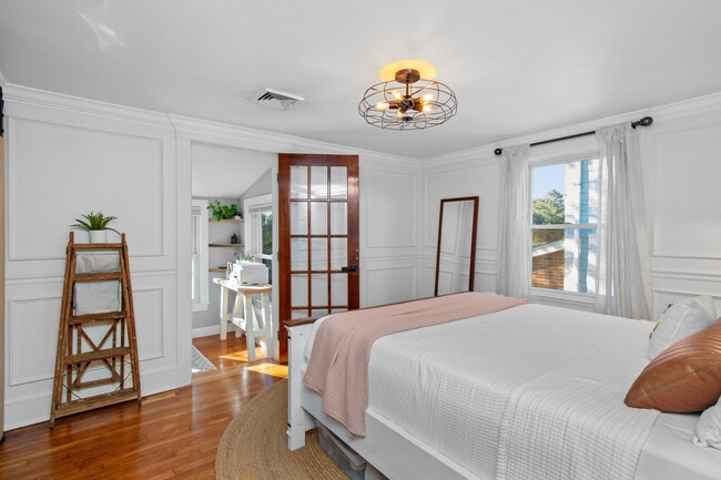 Building Photo - 24 Gill Rd Unit Apartment 4