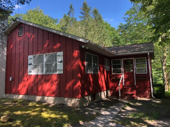 Building Photo - 247 Myck Rd