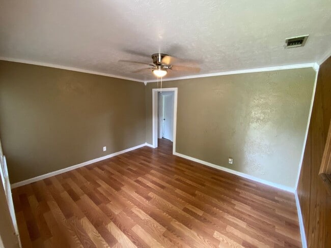 Photo - 403 Bluebonnet Dr