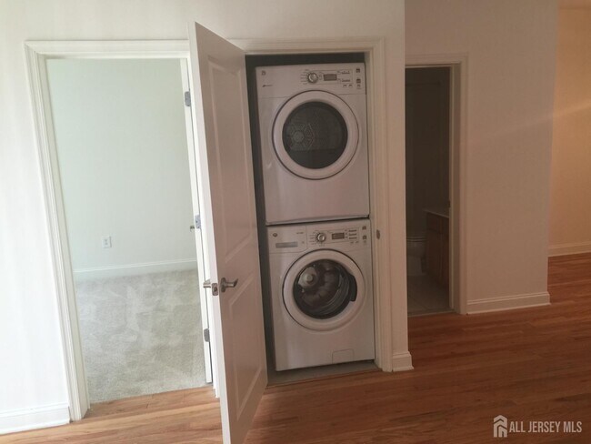 Photo - 143 Gawron Ct