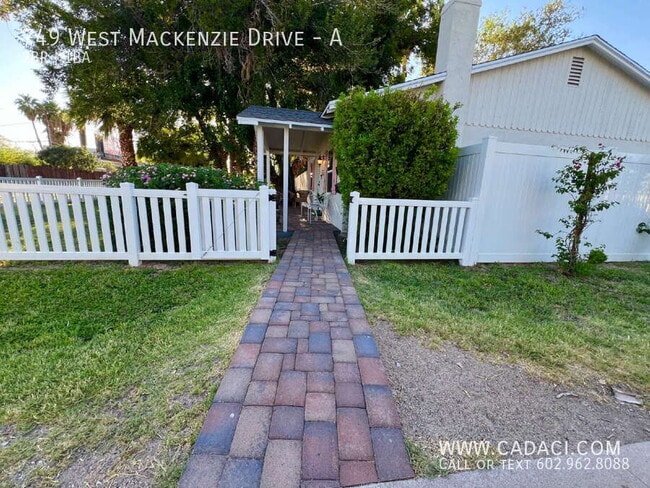 Photo - 749 W MacKenzie Dr