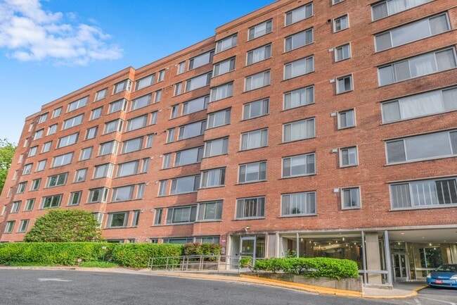 Charming 2 BR/1 BA Condo in Cathedral Heig... - Charming 2 BR/1 BA Condo in Cathedral Heig...