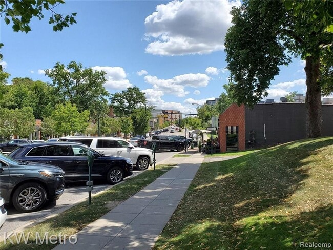 Photo - 553 N Old Woodward Ave