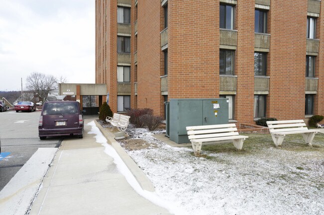 Photo - West Mifflin Manor