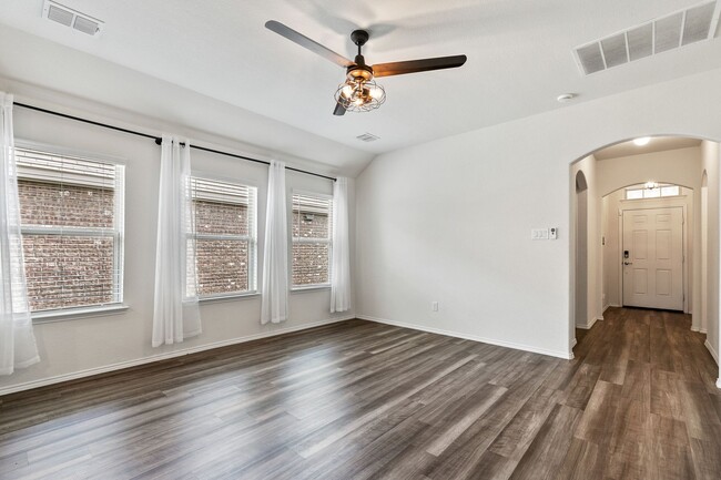 Photo - Great 4 Bdrm 2 Bath Home in Aubrey Tx