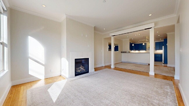 Photo - Bright & Modern 2BR/2BA Condo with Garage Parking & In-Unit Laundry – Central Richmond