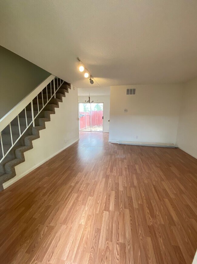 Photo - Townhome 2 Bed/1.5 Bath for Rent at Colony Park!