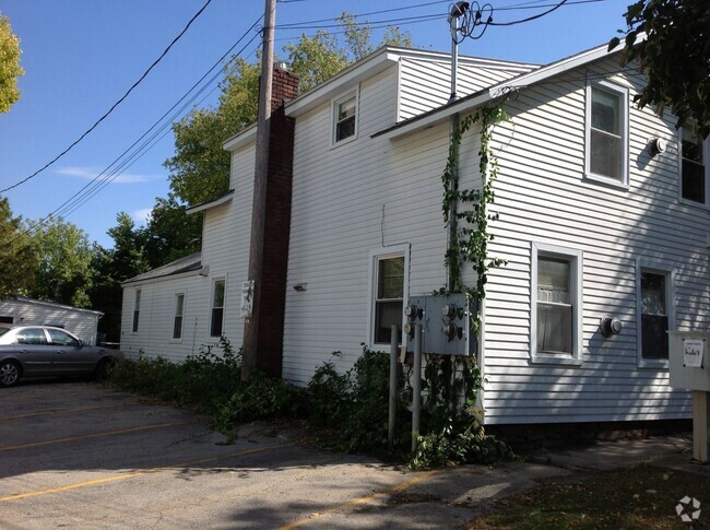 Building Photo - 28 Front St Unit B Rental