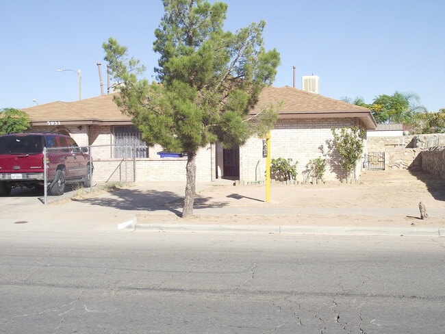 Building Photo - Northeast El Paso 3 bed with Bonus Room!