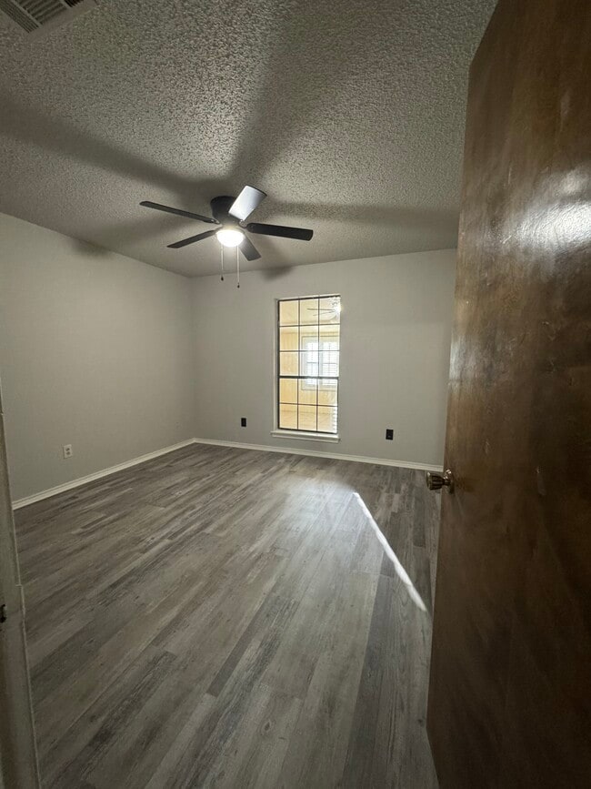 Photo - 8608 Geneva Ave