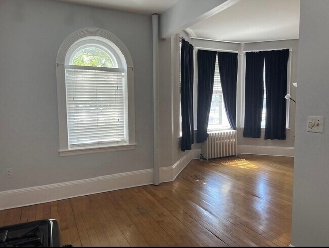 Photo - 1165 Commonwealth Ave Unidad 3