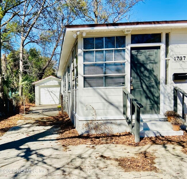 Photo - 1737 W 24th St