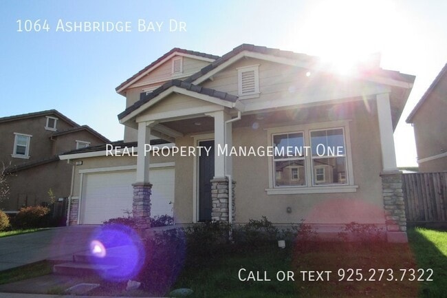 Photo - 1064 Ashbridge Bay Dr