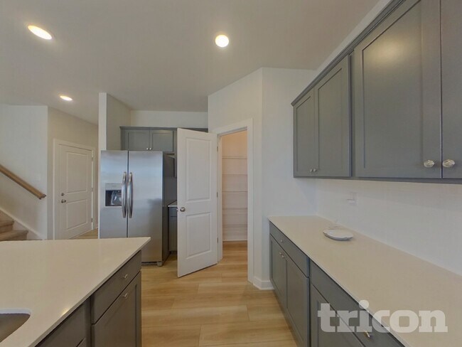 Photo - 2412 Appalachian Trl Dr