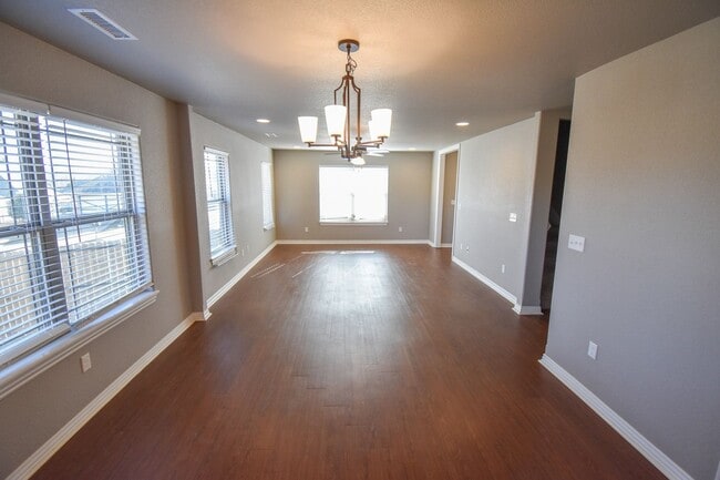 Photo - 3 Bedroom 2.5 Bathroom Home in Fayetteville AR!