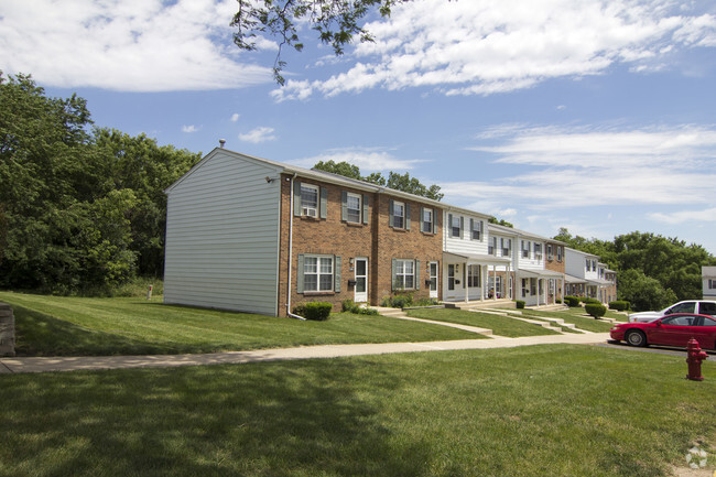 Photo - Crestwood of Elgin Apartments