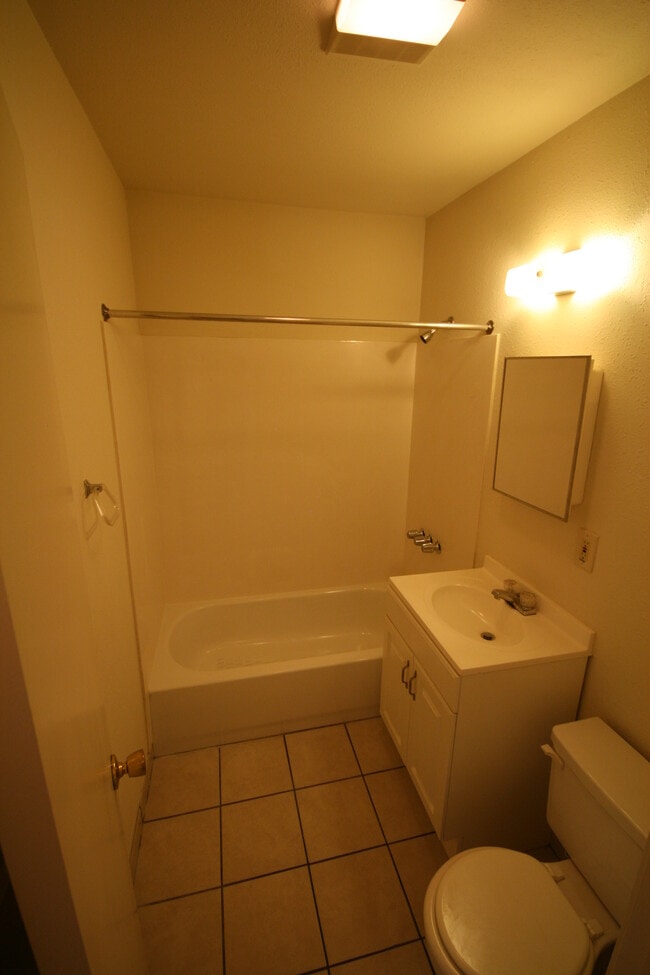 Photo - 2310 Rose Dr Apartamentos