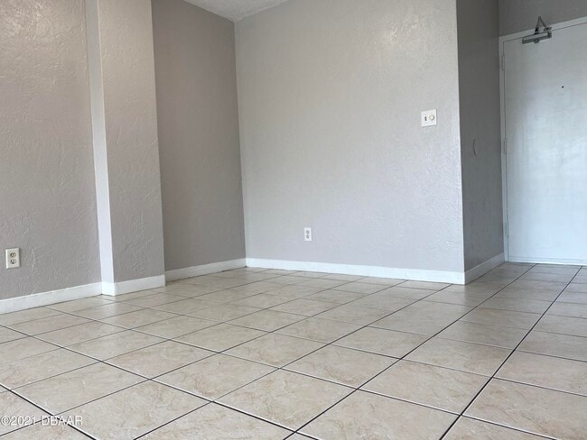 Photo - 732 N Halifax Ave Unit 202