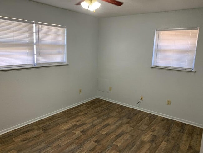 Photo - 1300 E Madison St