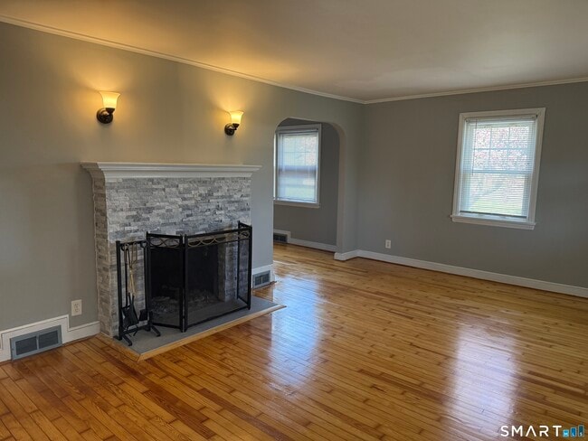 Photo - 31 Waterbury Rd