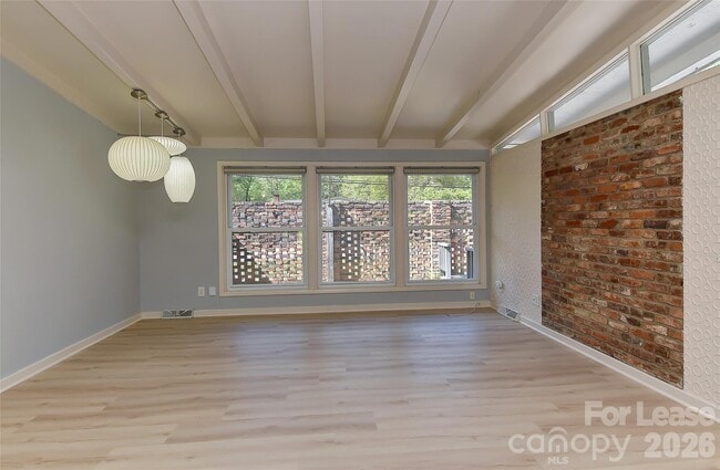 Photo - 3111 Spring Valley Rd