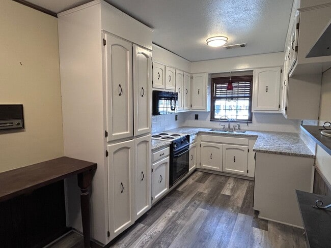 Photo - 5107 Briarcliff Dr