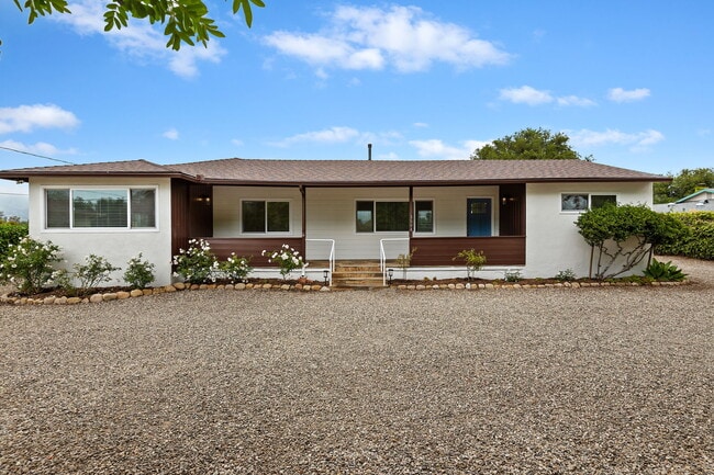 Photo - 3594 La Entrada