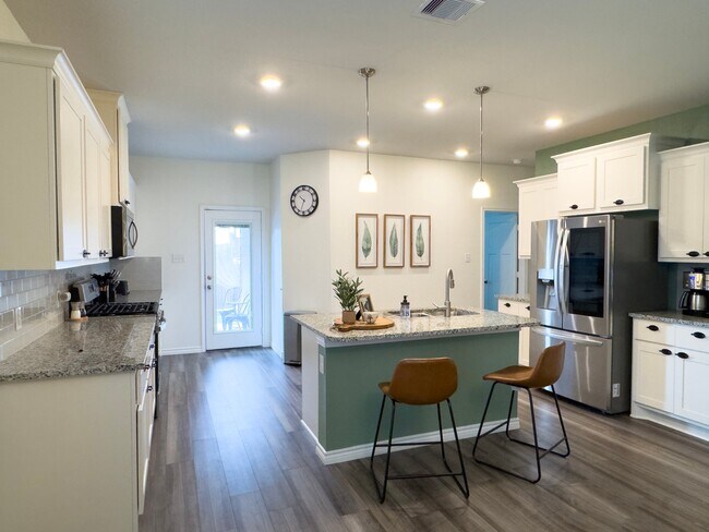 1316 McQueeny Dr